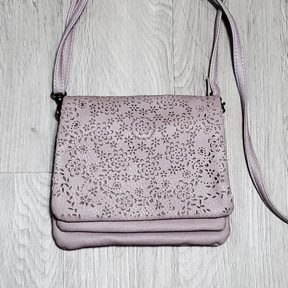 lavender eyelet cross body purse